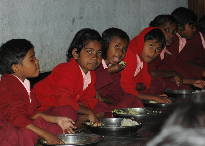 Children at Ghatshila having mid-day meal